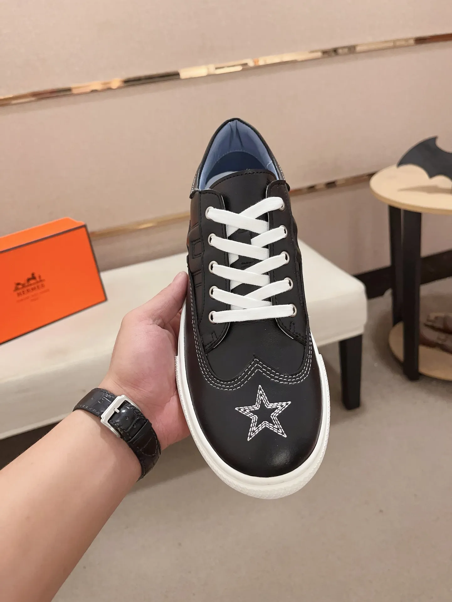 Men's clothing and shoes💰: 400💰《HERMES》【Classic Original Version】Hermès; Top 🔝 Purchasing Agency 🔍🔍Men's latest 🇺🇸 counter sales simultaneously, original ▲▲cowhide imported from Italy ▲▲Exquisite workmanship (Italian 🇮🇹Imported water-dyed 🐂cowhide lining) sole: original sole provided by the original factory, ⚠️exclusive double-layer activity·TPR·rubber·combined molded outsole; Code number: 38-44 (45/46 can be customized, non-refundable)